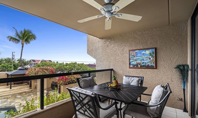 Historic Kailua Village Condo | Lovely condo with swimming pool and ocean view near Kona center