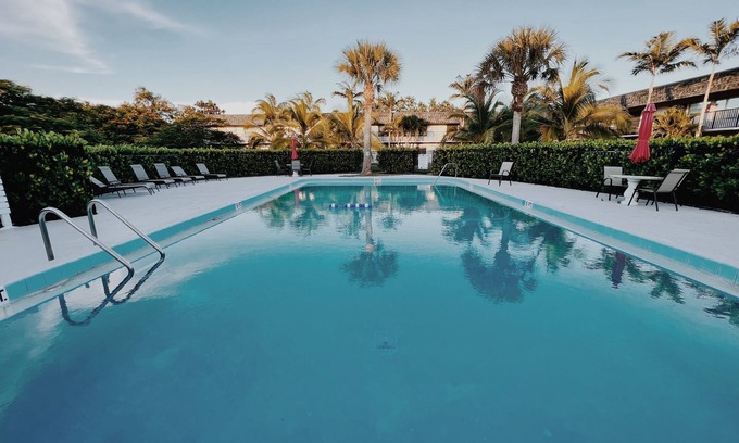 Jensen Beach Apartment | Lovely & Cozy 1 Bedroom APT W/Pool - Close to downtown Jensen Beach