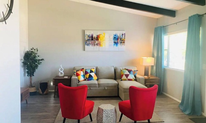Central Oklahoma City Apartment | Lovely Designer 1 Bedroom with Free Parking