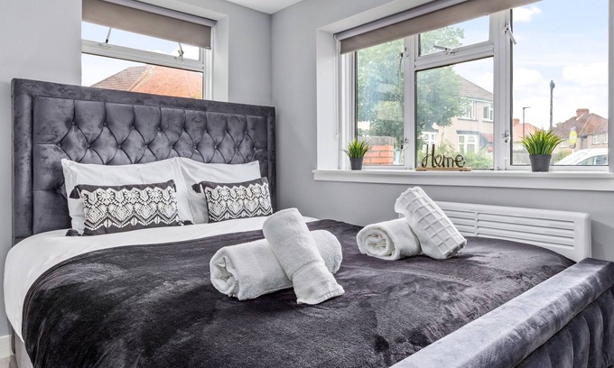 Feltham West Apartment | Lovely Ensuite Room Feltham Heathrow London TW13
