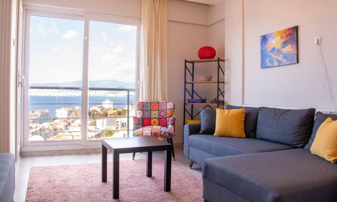 Konak Apartment | Lovely Flat in Konak with Sea View and Balcony