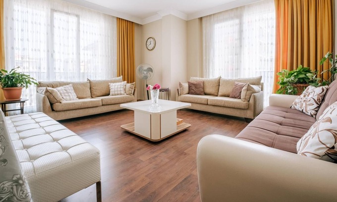 Kadikoy Apartment | Lovely Flat w Balcony 10 min to Moda Coast