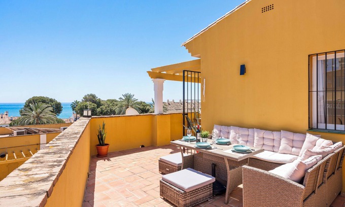 El Faro Apartment | Lovely flat with sea view near the beach by Costarentals - Ref 37