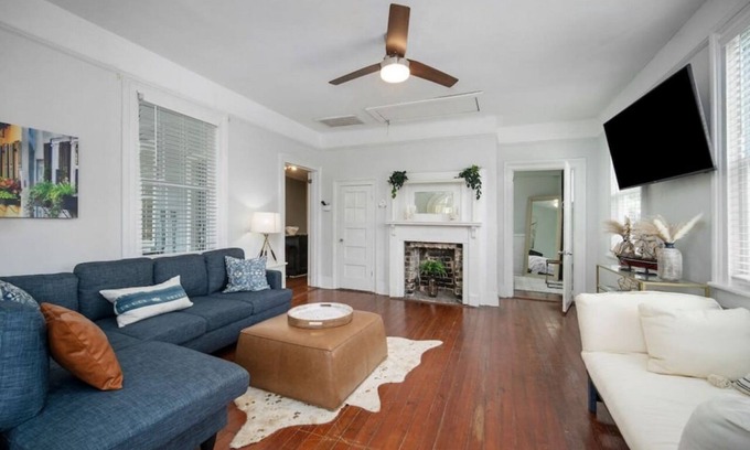Westside House | Lovely & Historical 3BR - Balcony - Central Location