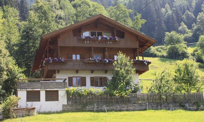 Hart im Zillertal House | Lovely holiday home in Hart im Zillertal with garden