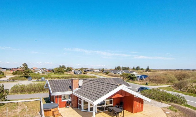 Lakolk House | Lovely Holiday Home in R m with Sauna