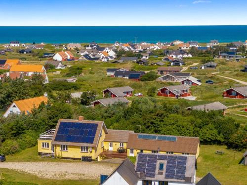 Lild Strand House | Lovely Holiday Home With 2 Bathrooms, Close To The North Sea