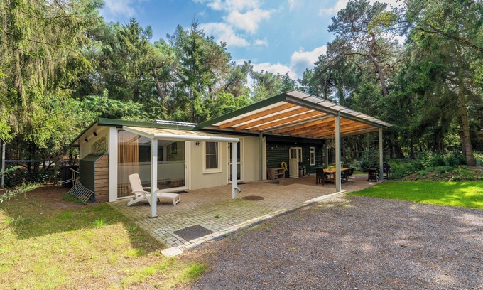 Municipality of Boekel House | Lovely holiday home with spa in the forest