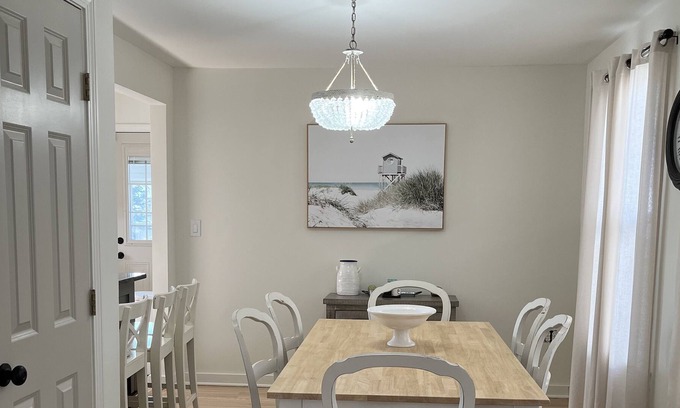 East Haven House | Lovely home away from Home, 5 minutes from Yale Campus and Downtow NH