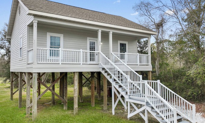 Pass Christian House | Lovely Home! Close to the Beach and Downtown!