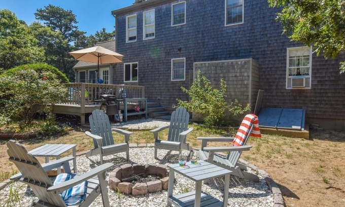 Eastham House | Lovely Home Close to Bike Bath and Beach