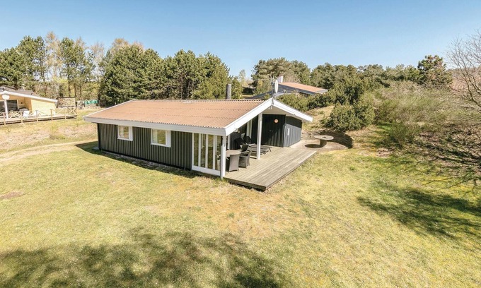 Oster Somarken House | Lovely home in Aakirkeby with kitchen