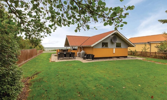 Bogense House | Lovely home in Bogense with WiFi