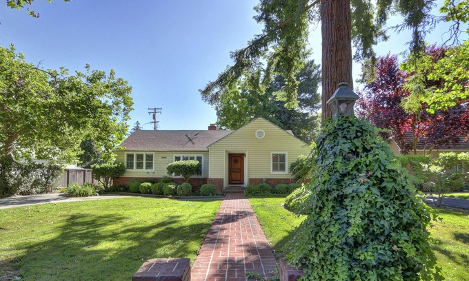 Clarksburg House | Lovely Home in Clarksburg*Sleeps 6*Walk to Winery