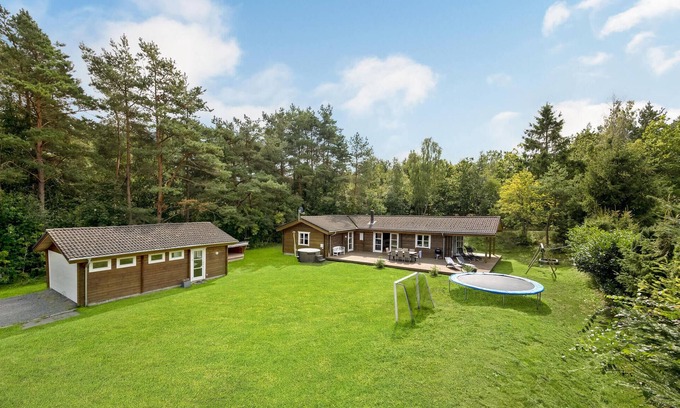 Øksenmølle House | Lovely home in Ebeltoft with WiFi