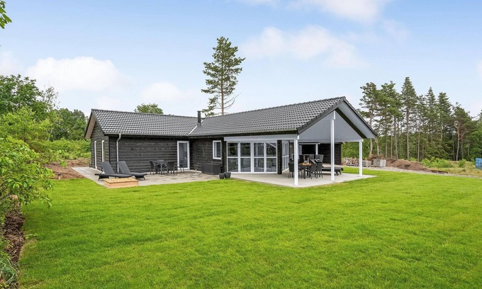 Øksenmølle House | Lovely home in Ebeltoft with sauna
