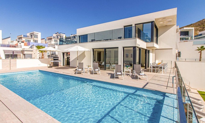 Finestrat House | Lovely home in Finestrat with WiFi