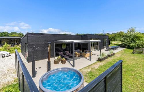 Fjellerup Strand House | Lovely Home In Glesborg With Wifi