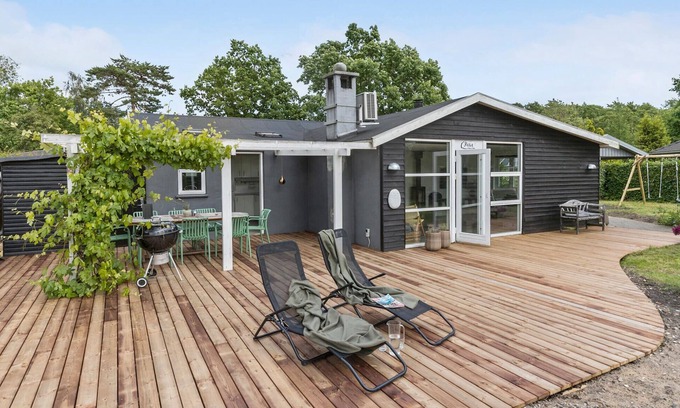 Skodshoved House | Lovely home in Knebel with kitchen