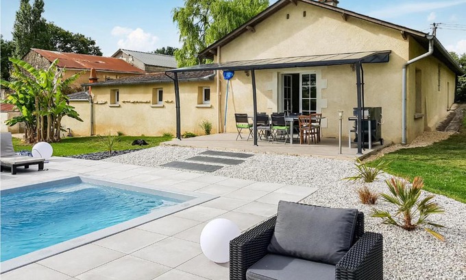 Montreuil-Bellay House | Lovely Home In Montreuil Bellay
