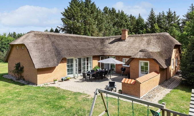Øhuse House | Lovely home in Ulfborg with WiFi