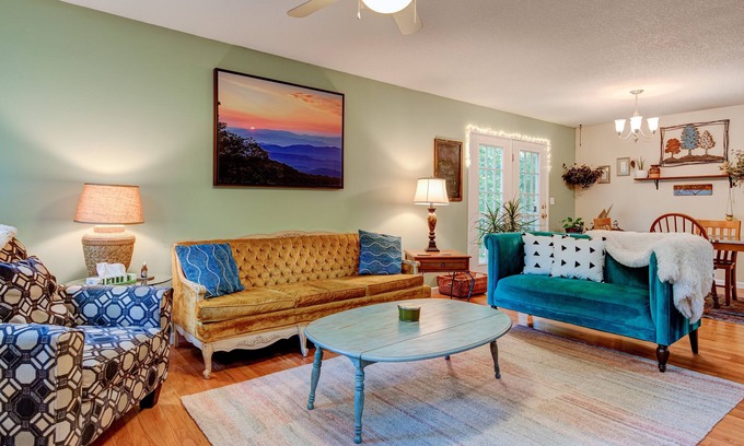 Woodfin House | Lovely Home near the river and 5 mins to downtown AVL.