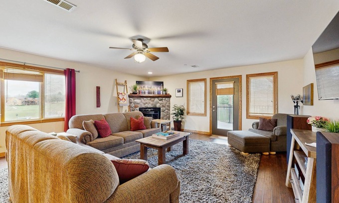 Arkdale Condo | Lovely home overlooking golf course with WiFi, AC, pool, hot tub - near lake