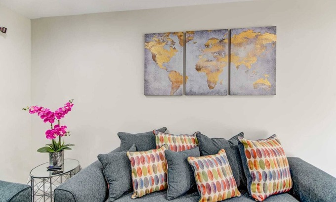 Hattiesburg House | Lovely House 2 is a beautiful house, complete renovated and nicely decorated.