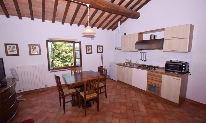 Ponte di Gabbiano Apartment | Lovely apartment for 3 guests with A/C, WIFI, pool, TV, pets allowed and parking, close to Siena