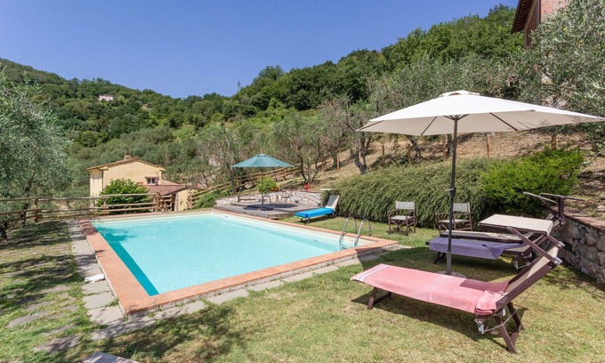 Gugliano Villa | Lovely apartment in villa with pool, WIFI, TV, patio, pets allowed and parking, close to Lucca
