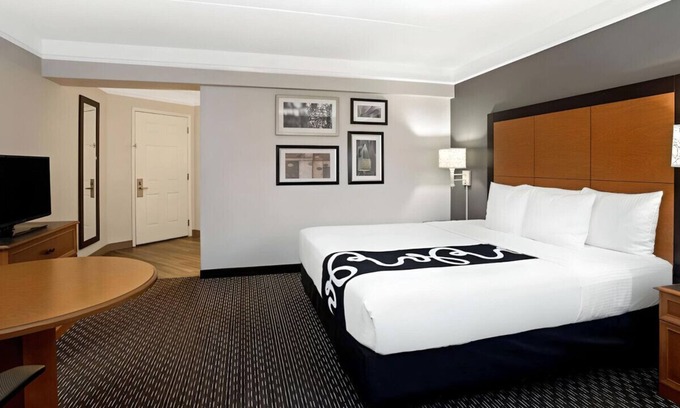 Tucson House | Lovely King Room near Pima Air & Space Museum!