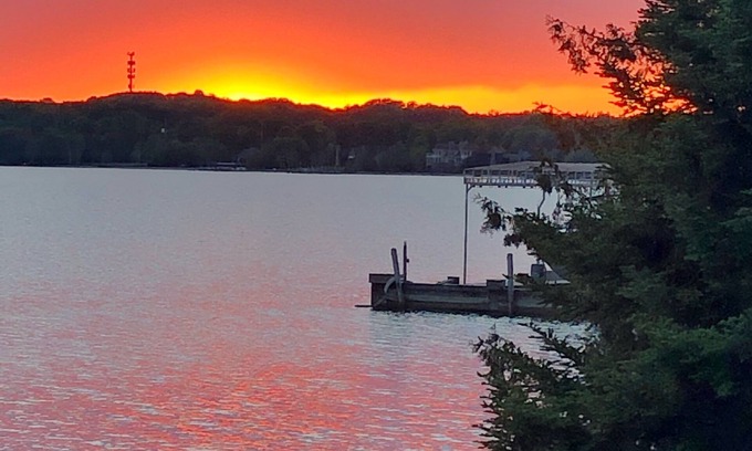 Charlevoix House | Lovely lakefront home with stunning view of the lake