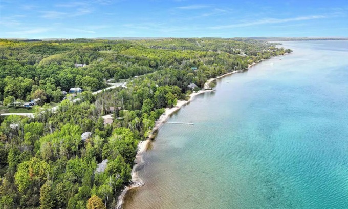 Traverse City House | Lovely Lakehouse by Grand Traverse Bay. Pet Friendly!