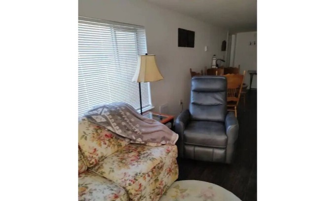 Bellingham Apartment | Lovely loft studio with fantastic view