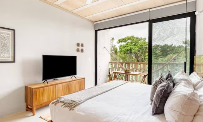 Downtown Cancun Apartment | Lovely Loft With Pool