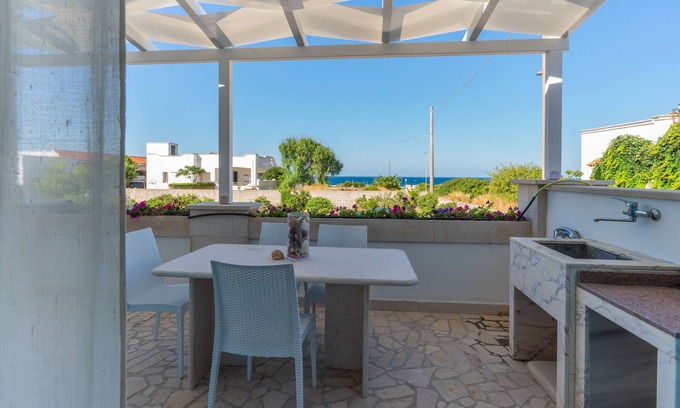 Torre San Giovanni House | Lovely MONOLOCALE sea view very close to the sea with wi-fi in quiet area