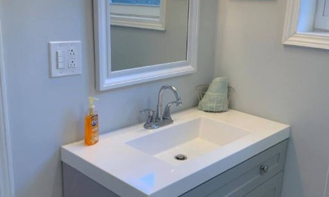 East Point Apartment | Lovely One Bedroom Apt 5 Minutes From Airport
