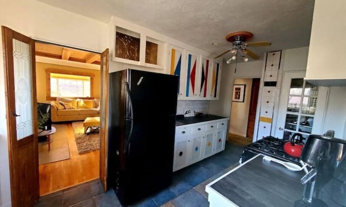 Nob Hill House | Lovely Pet Friendly Home in Heart of Nob Hill