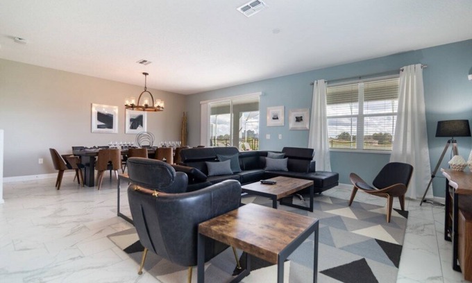 Davenport Condo | Lovely Pool Home with Spa and Game Room