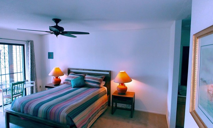 Tucson House | Lovely Private Golf Course Townhome
