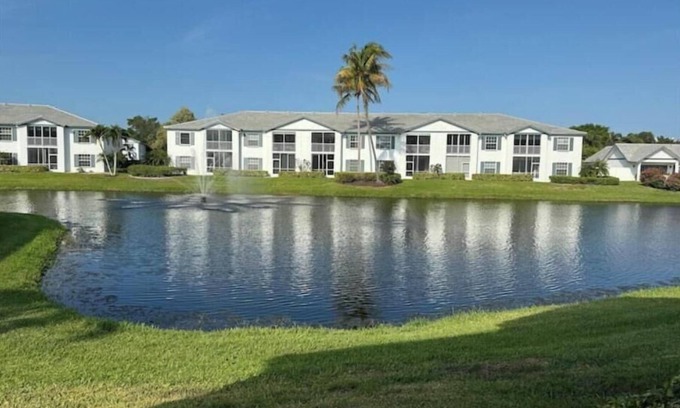 Pelican Bay Condo | Lovely & relaxing summer condo with lake view-Pelican Bay