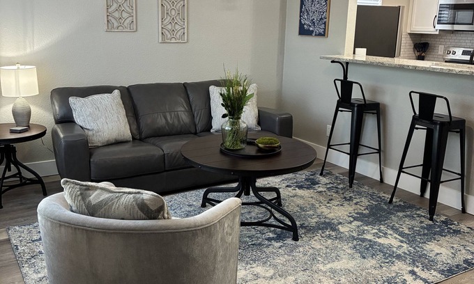 Medical Center District Condo | Lovely renovated 1 bedroom Condo in the middle of the Medical district !