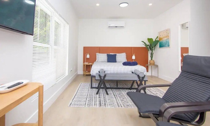 Allapattah Apartment | Lovely rental unit with outdoor garden and firepit
