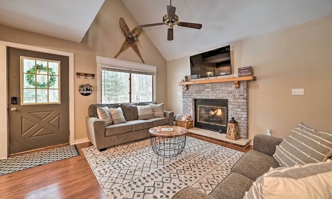 Higgins Lake Cabin | Lovely Roscommon Cabin < 3 Mi to Higgins Lake!