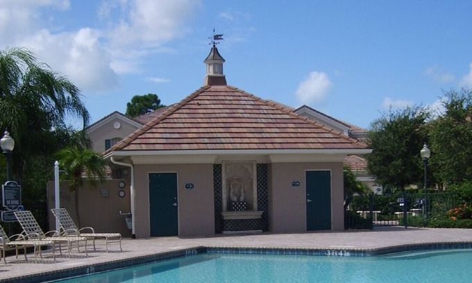 Palmer Ranch Condo | Lovely Sarasota Getaway: Palmer Ranch Gated Community, 2 bdrms, 2 baths