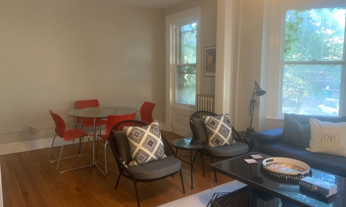 Albany Apartment | Lovely sophisticated renovated 2 BR