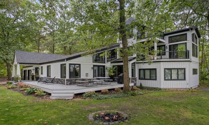 Holland House | Lovely, spacious home near Holland State Park, Lake MI