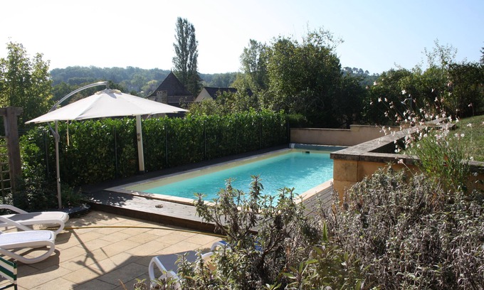 Payrignac House | Lovely stone house with private heated pool and large enclosed garden