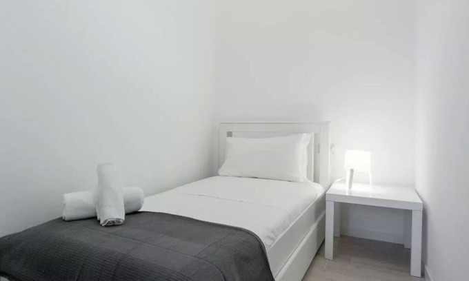 Casoretto Apartment | Lovely studio in via purple