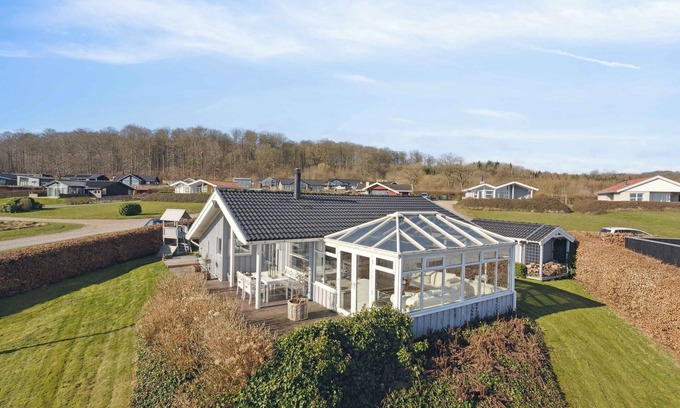 Grønninghoved Strand House | Lovely summer house with sea view